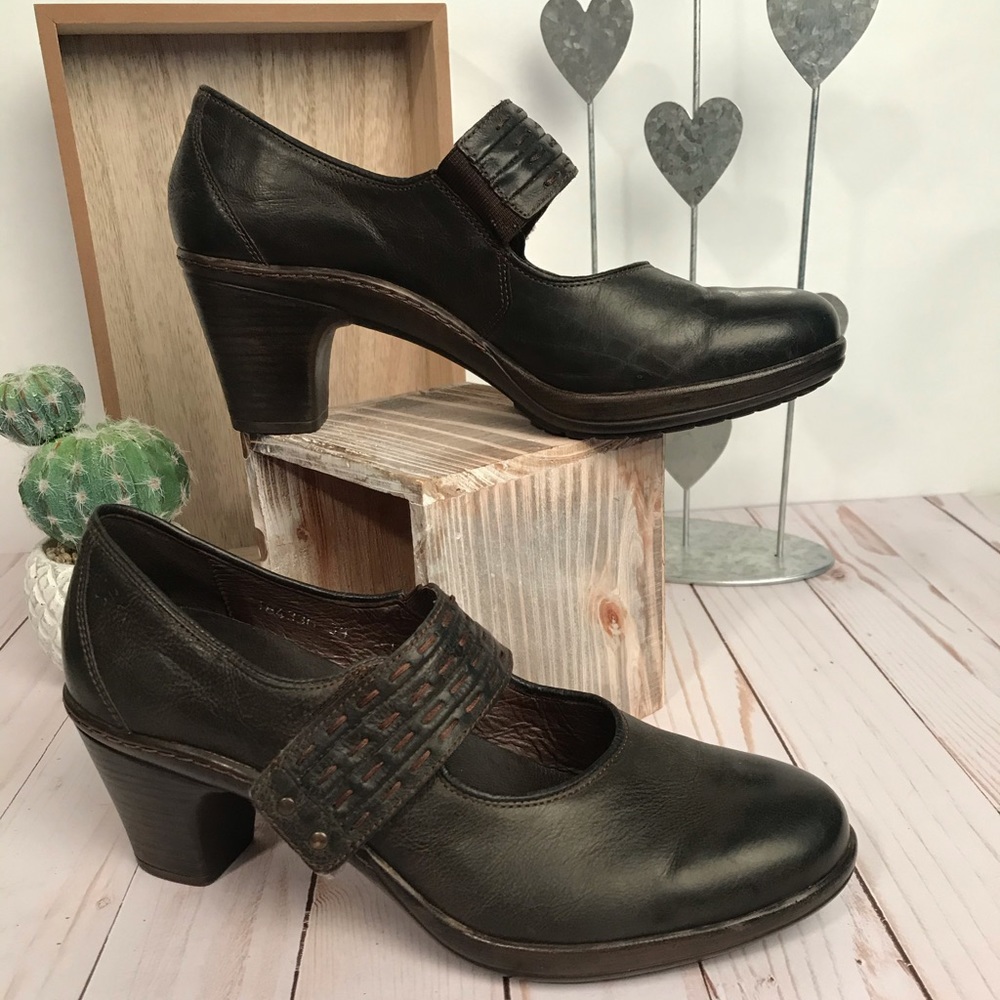 Josef Seibel brown leather Mary Janes